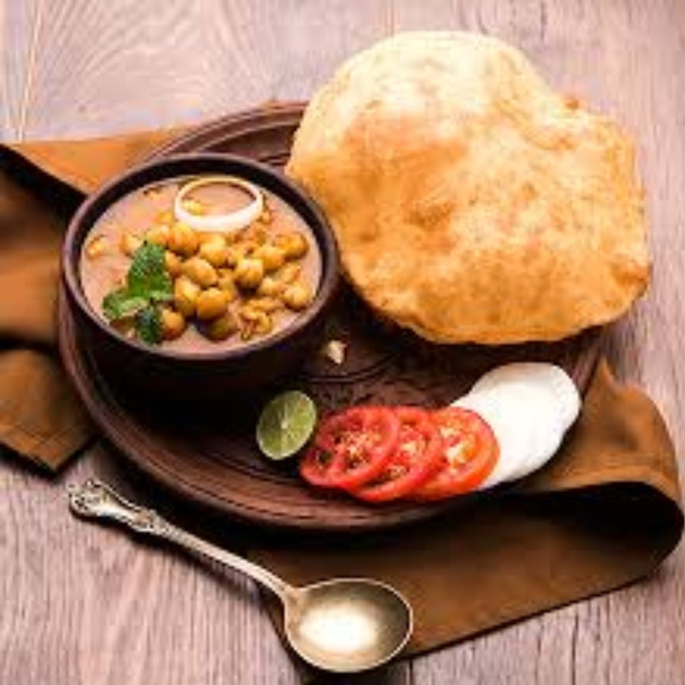 Chole Bhature(4 Plate)
