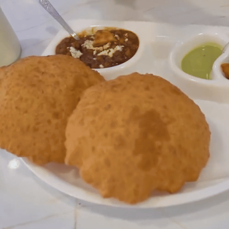 Chole Bhature(6 Plate)