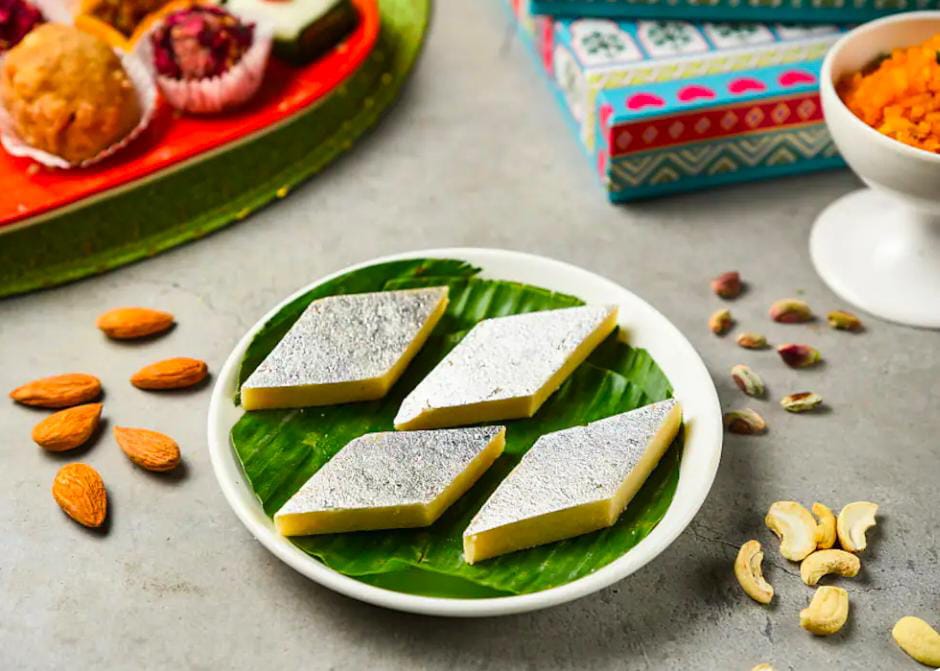 Kaju barfi(10 Pieces)