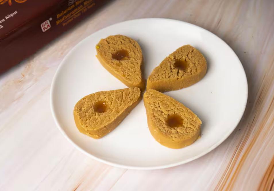 Mango fresh sandesh(8 pieces)